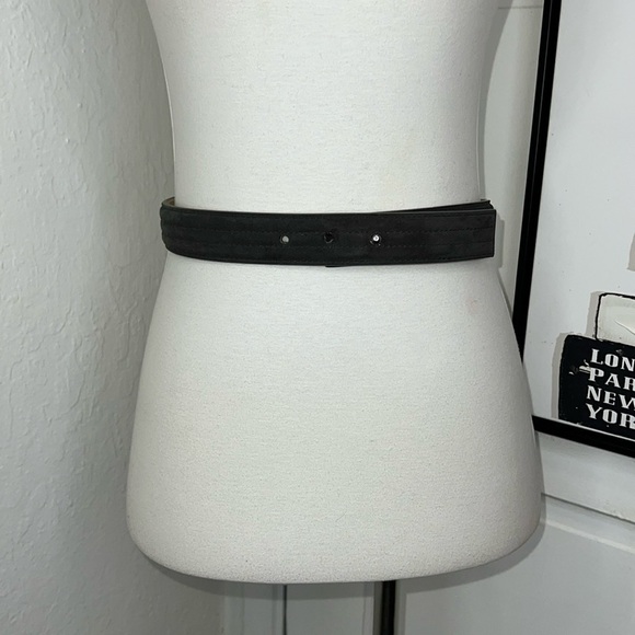 Authentic Chanel Gray Suede Belt 65/26 - Picture 1 of 10